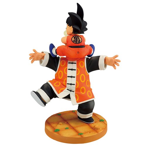 Dragon Ball Son Goku and Grandpa Son Gohan Dragon History II Revible Moment Statue