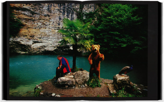Jonas Bendiksen: Satellites