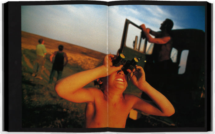 Jonas Bendiksen: Satellites