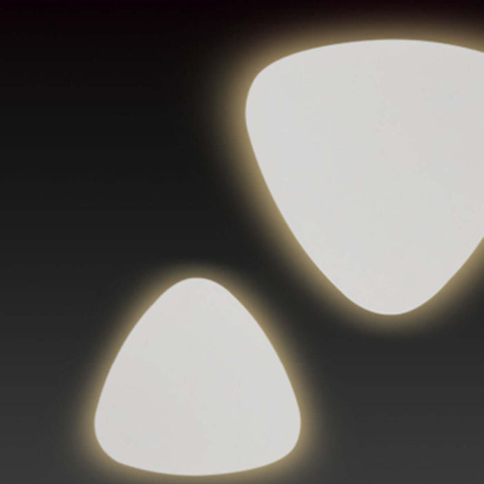 Plak Triangular Magnetic Wall Light
