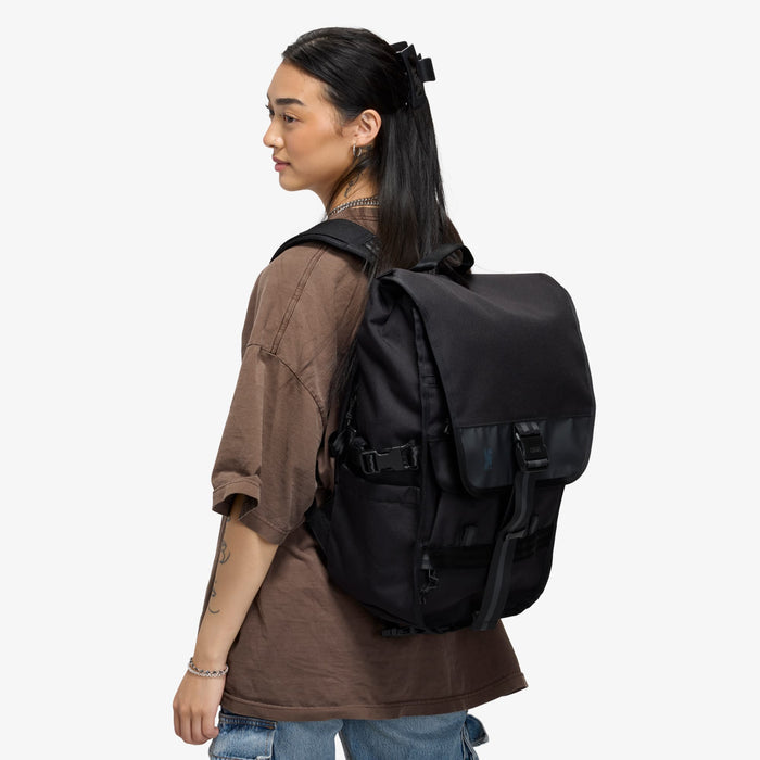 Warsaw Pack on a woman #color_black